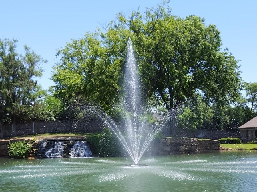 Fountains Add Aesthetics and Aeration to Lee’s Summit Properties